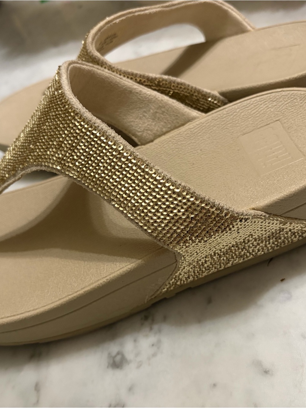 FitFlop Gold Beaded Thong Sandals. Like new - Picture 4 of 4